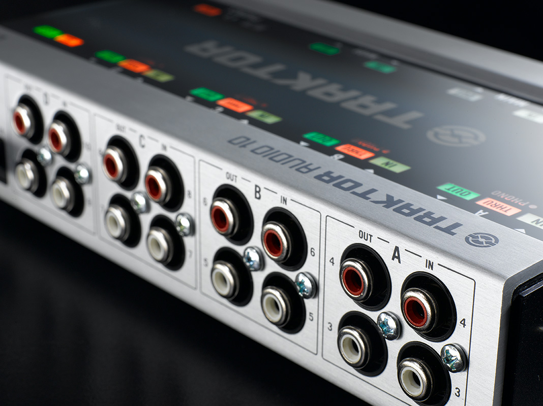 TRAKTOR AUDIO 10 - Macro Back