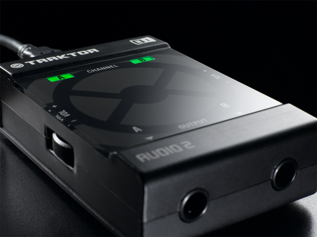 TRAKTOR AUDIO 2 - Close-up 3