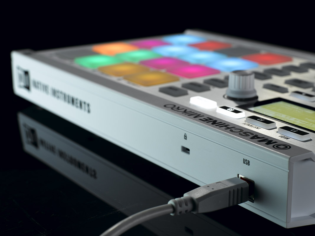 MASCHINE MIKRO white - backside