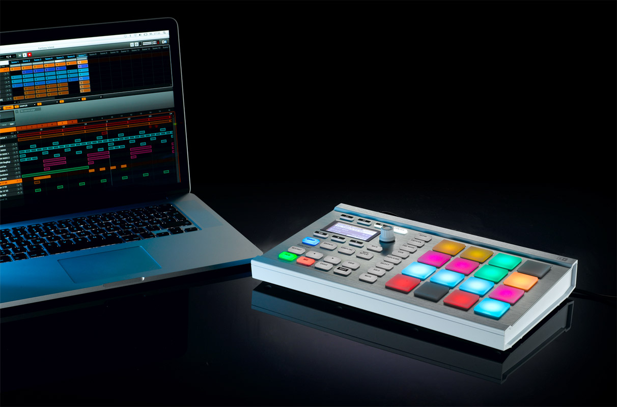 MASCHINE MIKRO white - software and hardware
