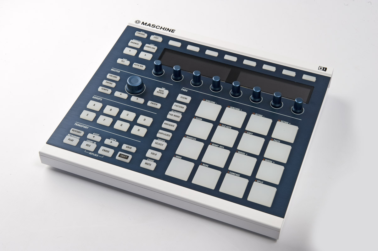 STEEL BLUE on white MASCHINE
