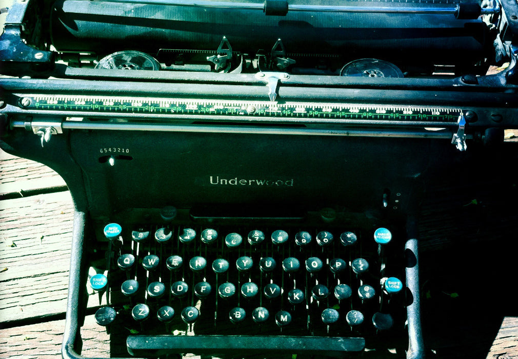 Antique Typewriter (古董打字机)