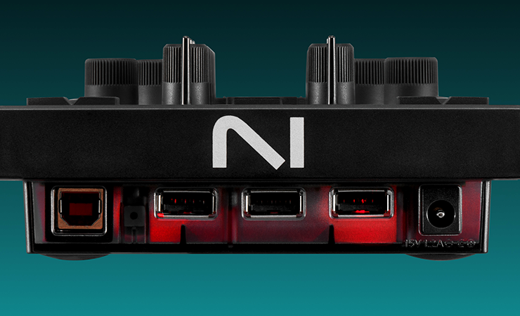 Three-port USB hub