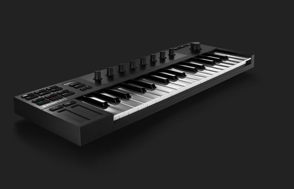 Keyboards Komplete Kontrol M32 Komplete