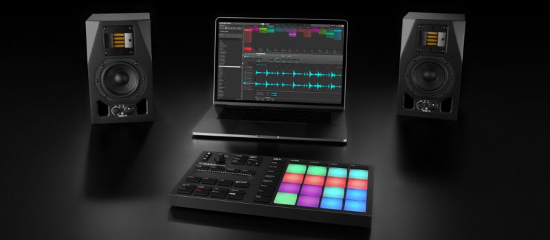 未使用Native Instruments MASCHINE Mikro MK3 Maschine Mikro: Compact drum machine & sampler for beatmakers