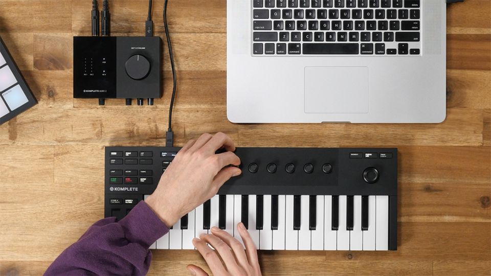 Keyboards : Komplete Kontrol M32 | Komplete