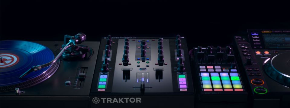 DJ Controllers : Traktor Kontrol F1 | Traktor