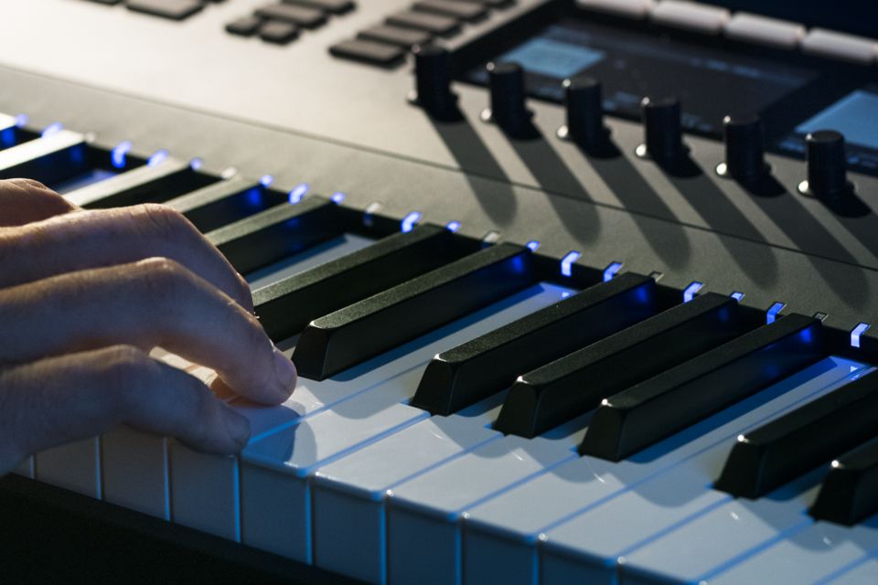 Komplete Kontrol S88: Premium MIDI keyboard controller